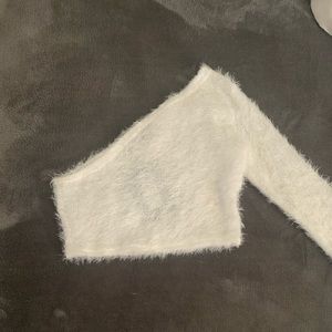 Pretty little things One shoulder crop top